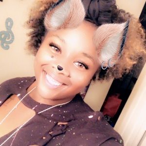 Meet your Posher, Alexus